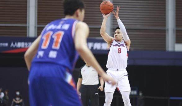 欧冠官方正版下载-【早报】CR7！欧冠滴神！