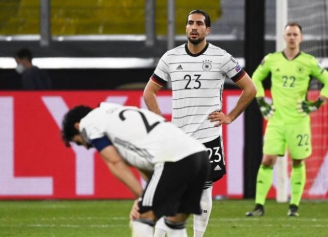 欧冠高清赛事平台-变阵三后卫=场面失控 欧洲杯将至勒夫如何应对？