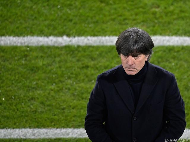 欧冠高清赛事平台-变阵三后卫=场面失控 欧洲杯将至勒夫如何应对？