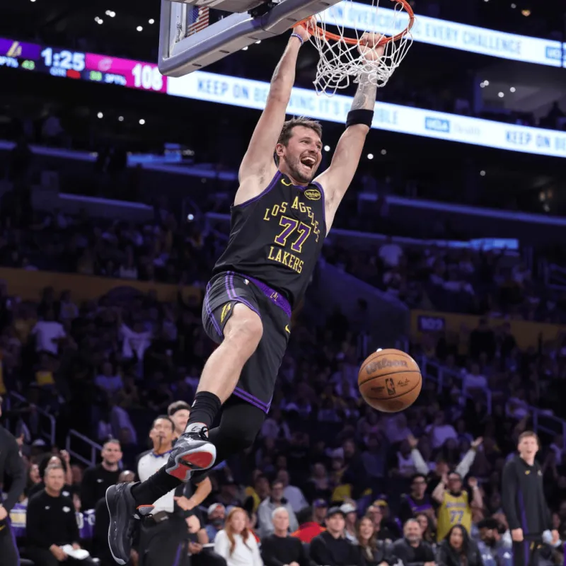 欧冠手机直播软件-联盟合并后单月最高分：乔丹676分、哈登610分、东契奇600分