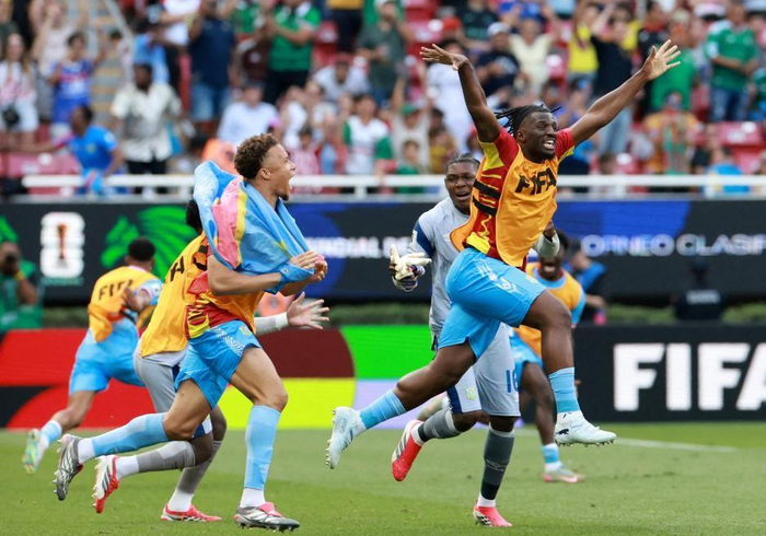 欧冠高清赛事平台-多年不见，别来无恙？世界杯48强全部出炉，多队多年后成功突围|土耳其队|金）队|玻利维亚足球|美加墨世界杯|瑞典足球队_新浪新闻